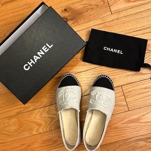 CHANEL espadrille off white/ cream and black  size 37